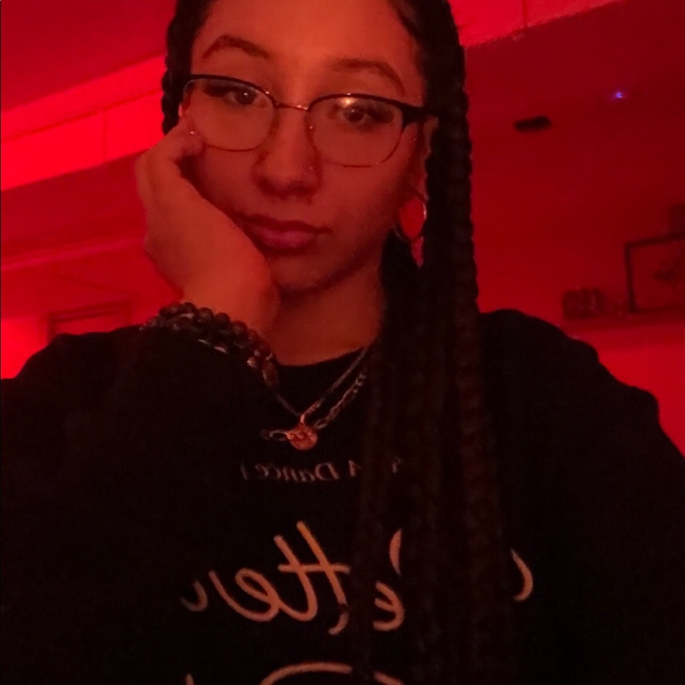 Meet your Posher, Yoanna